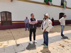 Familias celebraron el aniversario de la Independencia en Cuautepec con saldo blanco.
