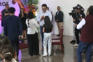 El DIF Hidalgo dio en adopción a tres niñas y un niño en un evento oficial.