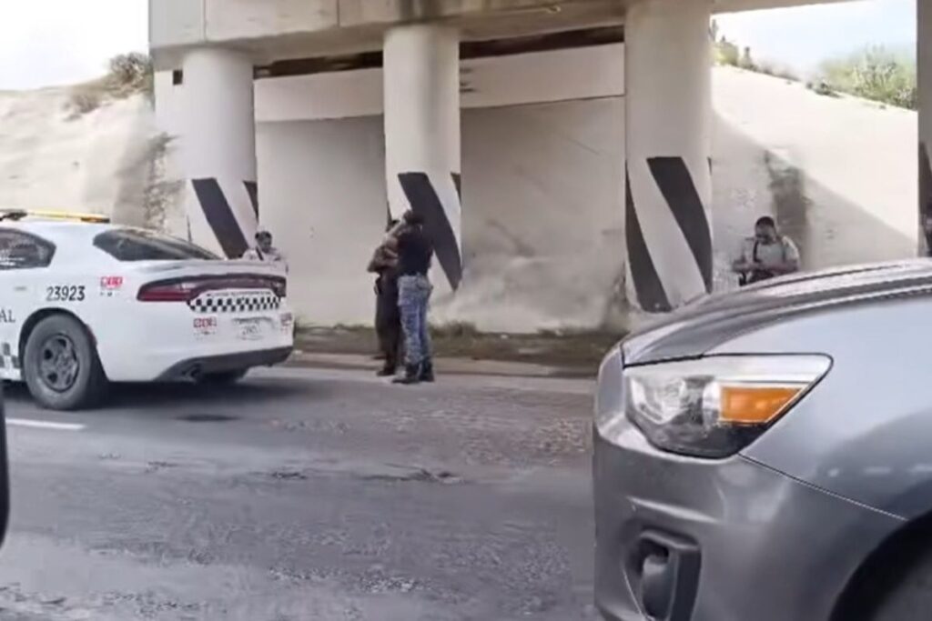 Ciclistas circulaban en la México-Pachuca cuando un auto los embistió; ¿cuál fue el saldo?