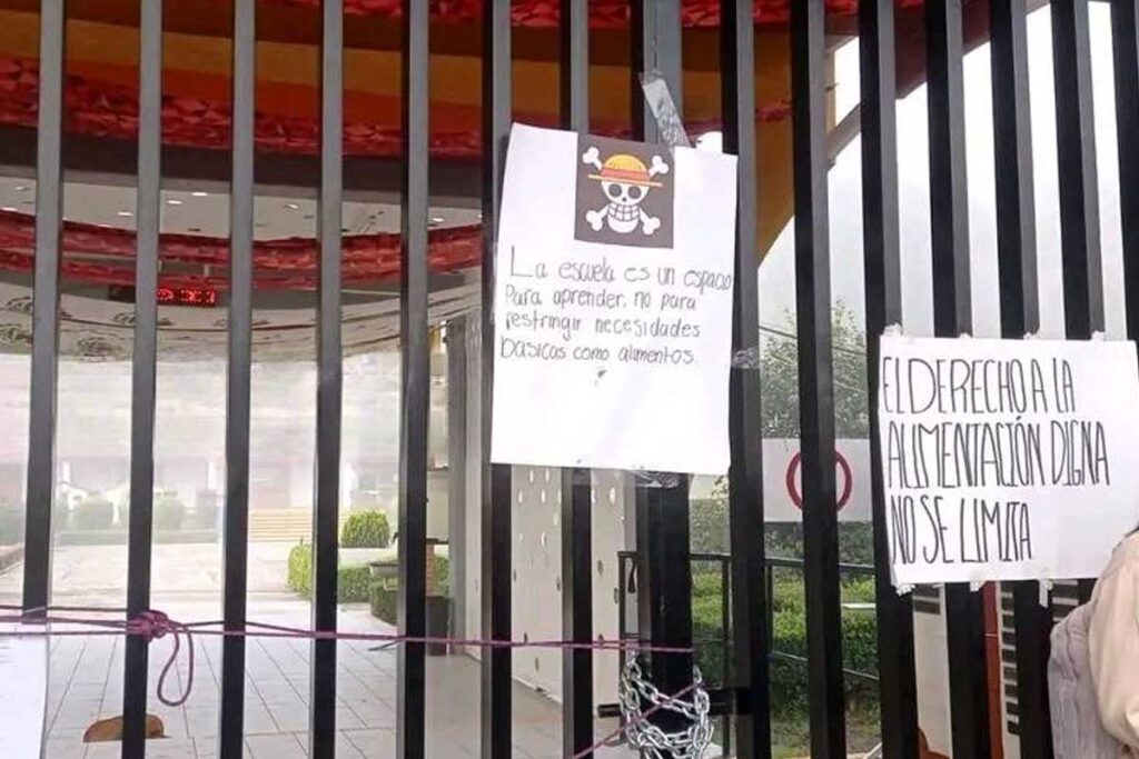 Los alumnos señalaron falta de salubridad en la cafetería del plantel y la venta de alimentos en mal estado