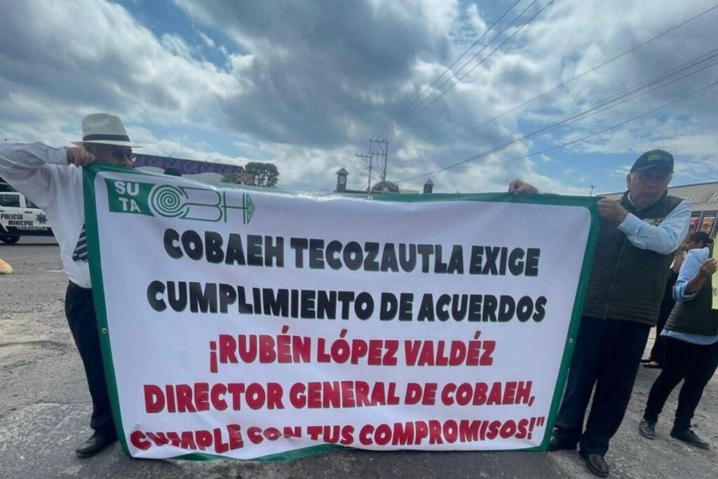 Docentes del Cobaeh Tecozautla reclaman falta de cumplimiento de compromisos