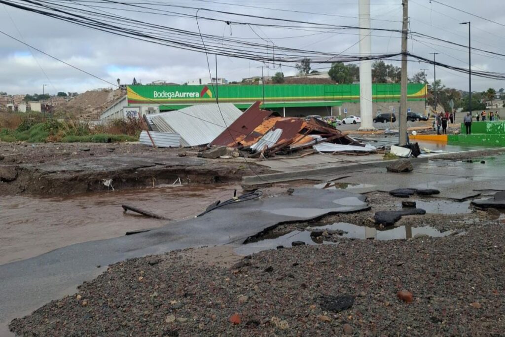 Megafuga en Tijuana tras ruptura en acueducto; más de 600 colonias se quedaron sin agua