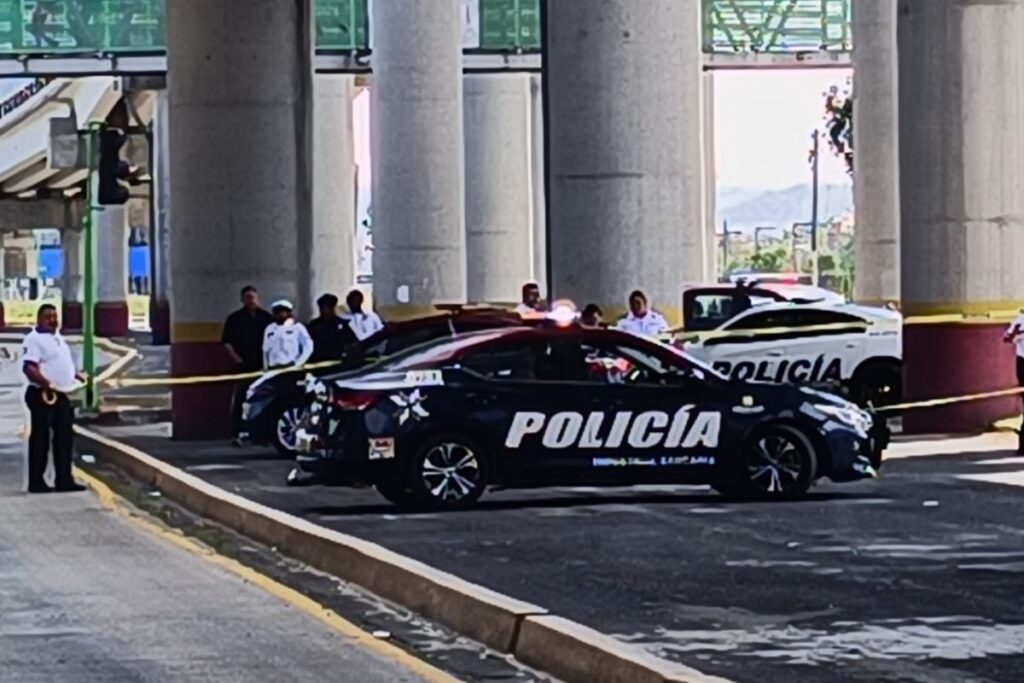 Tragedia en Pachuca: Una persona se arrojó de un puente peatonal cerca de Zona Plateada
