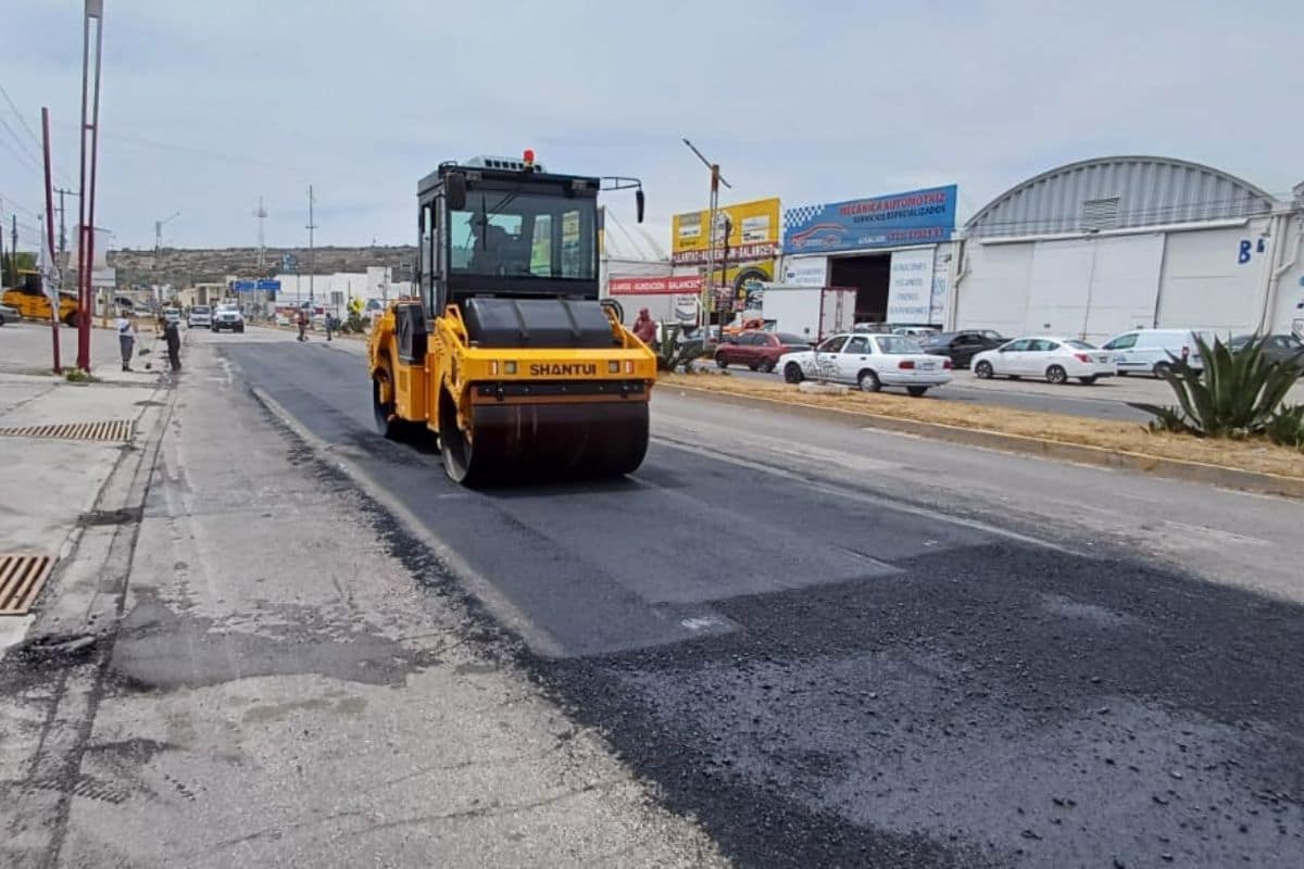 Tramo cerrado en Avenida Tezontle durante obras viales en Pachuca.