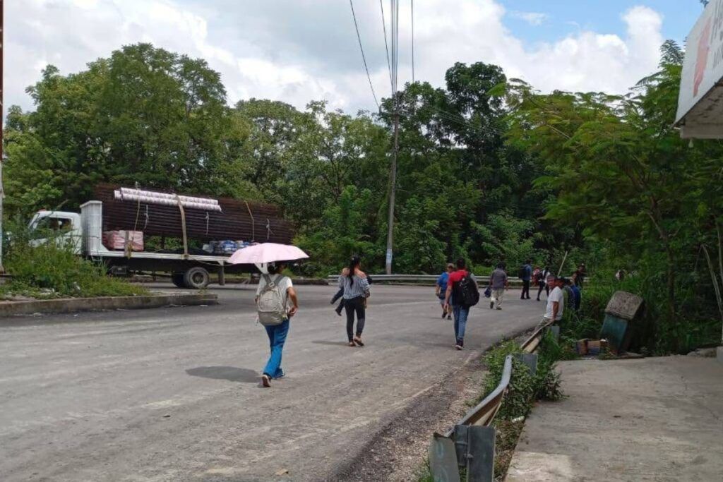 Protestan en Huejutla por falta de claridad en indemnizaciones por terrenos de nueva carretera