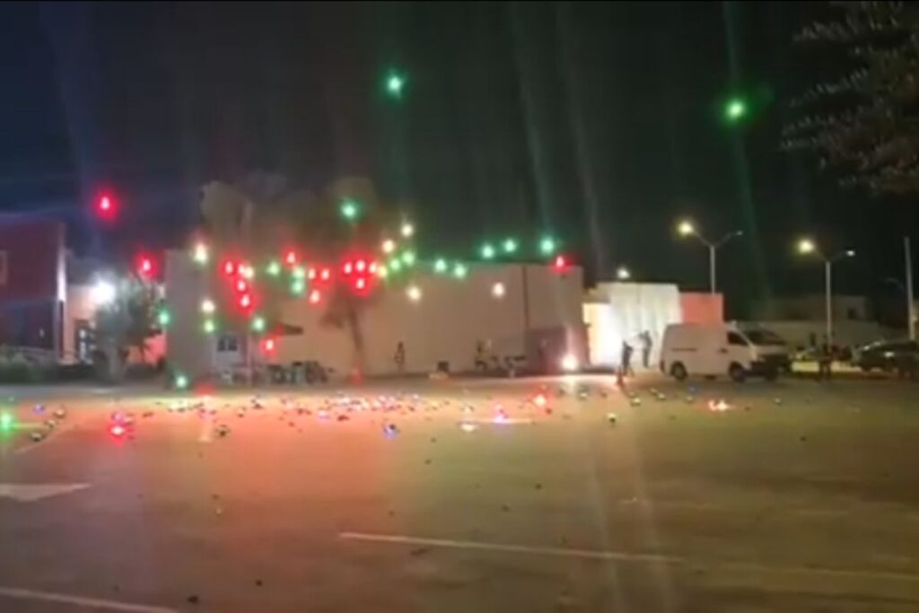 Show de drones en Piedras Negras terminó mal y acabó por arruinar las fiestas patrias