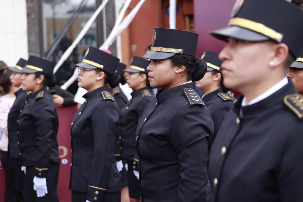 En el desfile de Pachuca participaron integrantes de organizaciones gubernamentales, educativas y de la sociedad civil | Foto: David Martínez