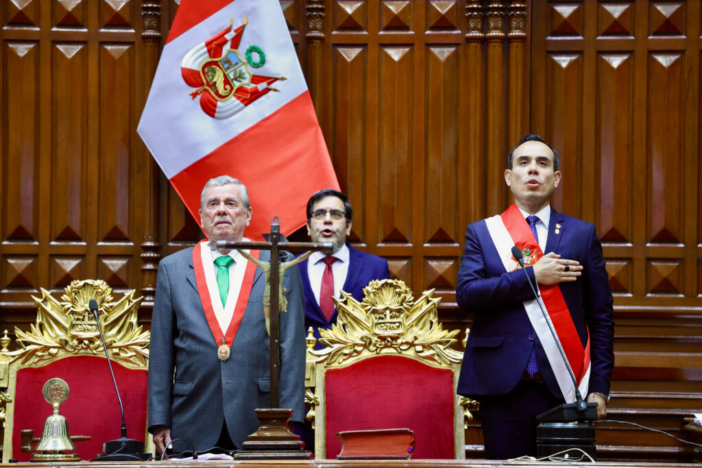 Perú se queda sin presidenta: Dina Boluarte fue sustituida y ya presentaron a su suplente