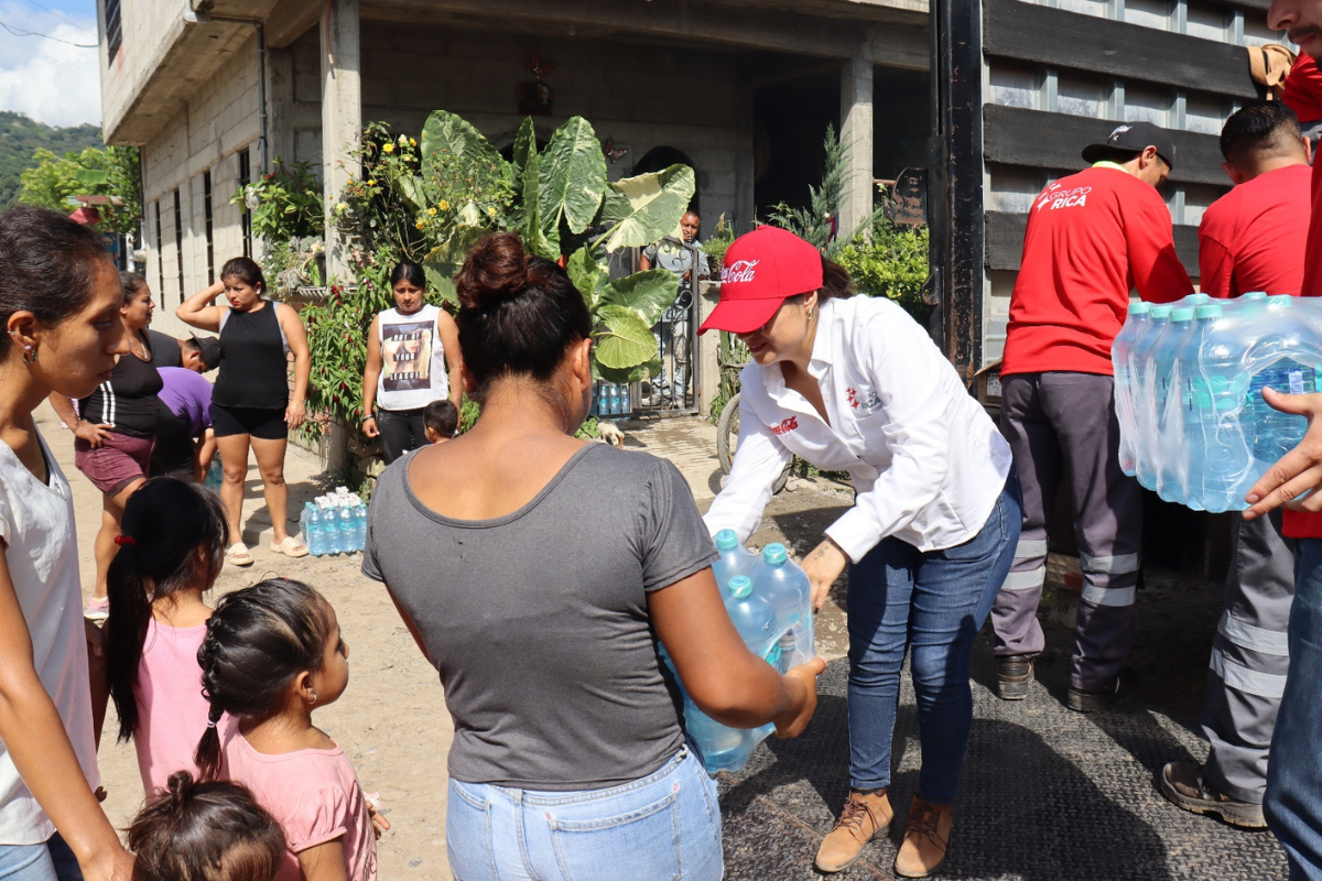 Fundación Coca-Cola refuerza la ayuda humanitaria en coordinación con autoridades locales.