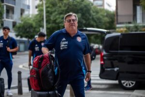 Miguel Herrera y Keylor Navas afrontan la presión de la afición tica tras un inicio irregular en la eliminatoria