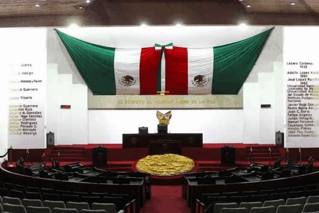 El Congreso de Hidalgo contempla demoler su salón de plenos por daños estructurales.