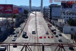 Autoridades informaron que el cierre del puente fue temporal y que la vialidad fue reabierta poco después, permitiendo que el tráfico regresara a la normalidad