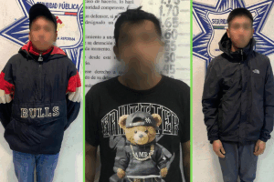 Los detenidos fueron identificados como M.A.T.M., K.N.M.R. y V.J.O.P., quienes serán investigados por su participación en el robo a la tienda