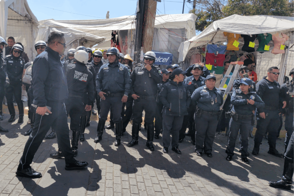La riña fue protagonizada por integrantes de la Foideh y vendedores independientes en la calle Patoni, a un costado del mercado Primero de Mayo