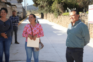 Habitantes participaron en la inauguración de la nueva red de drenaje y pavimentación, reconociendo la importancia de la obra para su comunidad