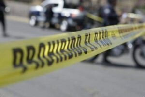 Policía de Tepeji del Río resguarda la zona del hallazgo de cuerpo en El Montecillo