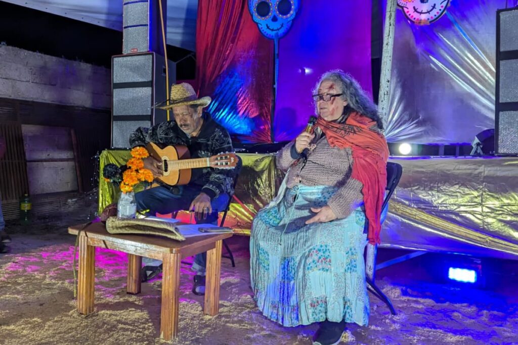 Los municipios hidalguenses se llenan de color durante el Xantolo