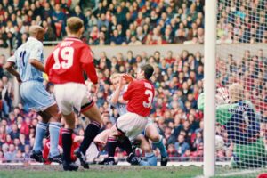 David Busst jamás volvió a jugar tras la fractura doble que sufrió en Old Trafford en 1996.