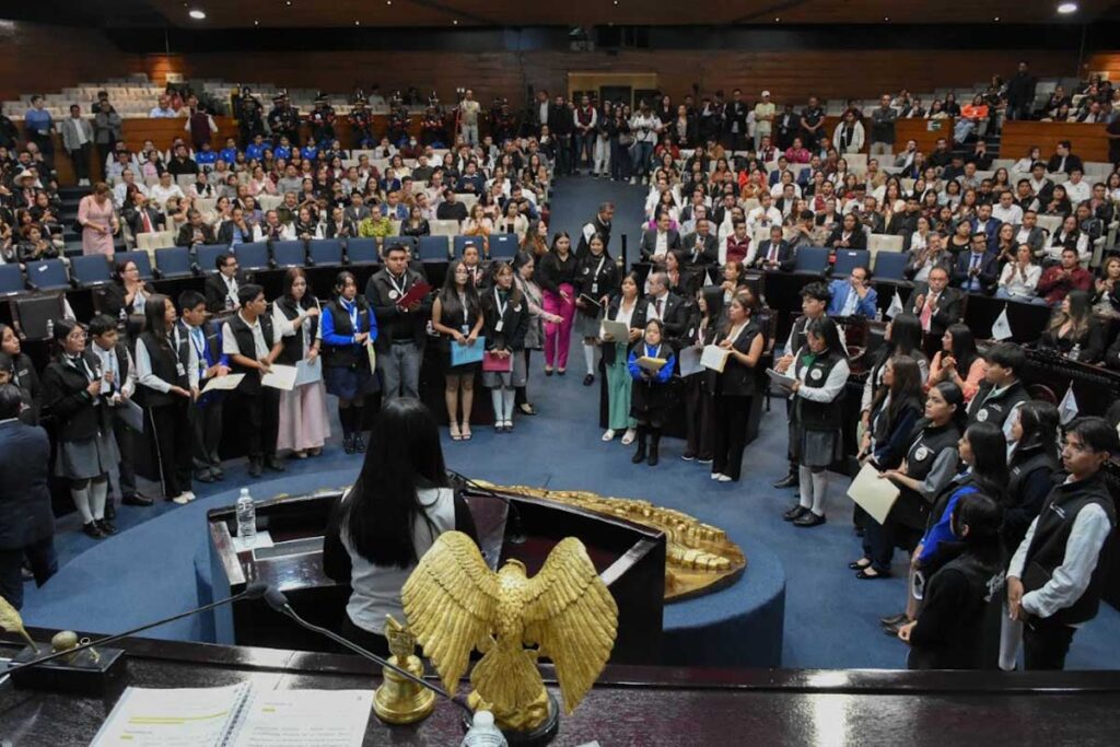 Ayer, 30 jóvenes rindieron protesta como legisladores en el Congreso de Hidalgo