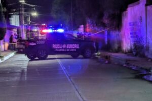 Paramédicos de Cruz Roja confirmaron el fallecimiento del masculino en el lugar del intento de asalto en Tulancingo.