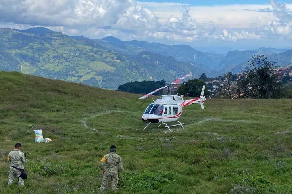 Alrededor de 500 personas las que fueron desalojadas de Chapula, Tianguistengo, en helicóptero 