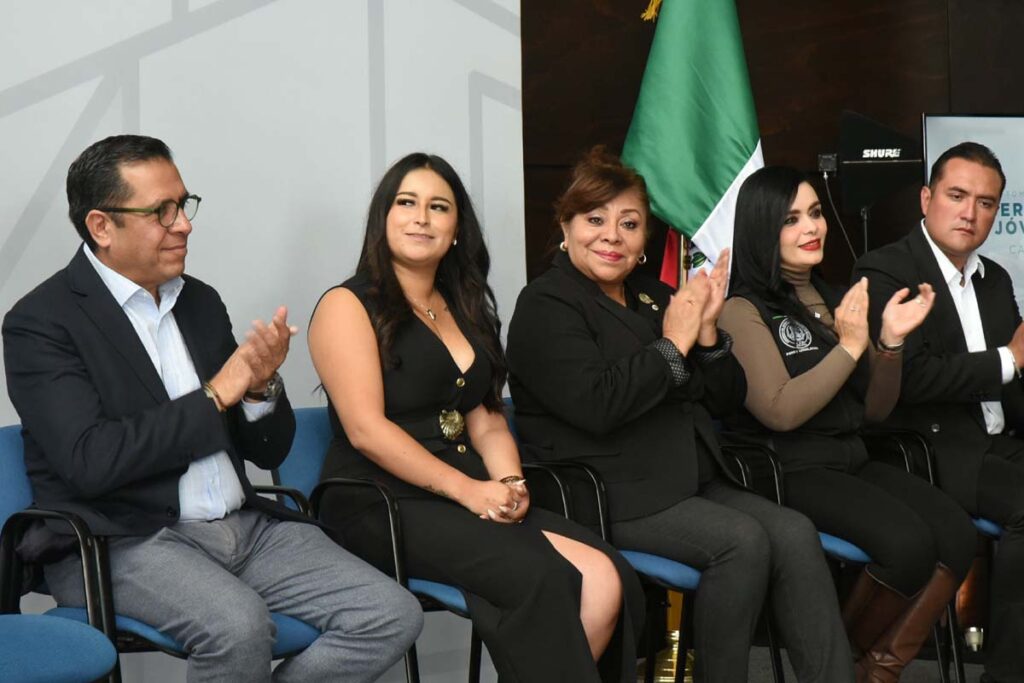 Ricardo Crespo acudió a la toma de protesta de la Federación Mexicana de Jóvenes Abogados capítulo Hidalgo