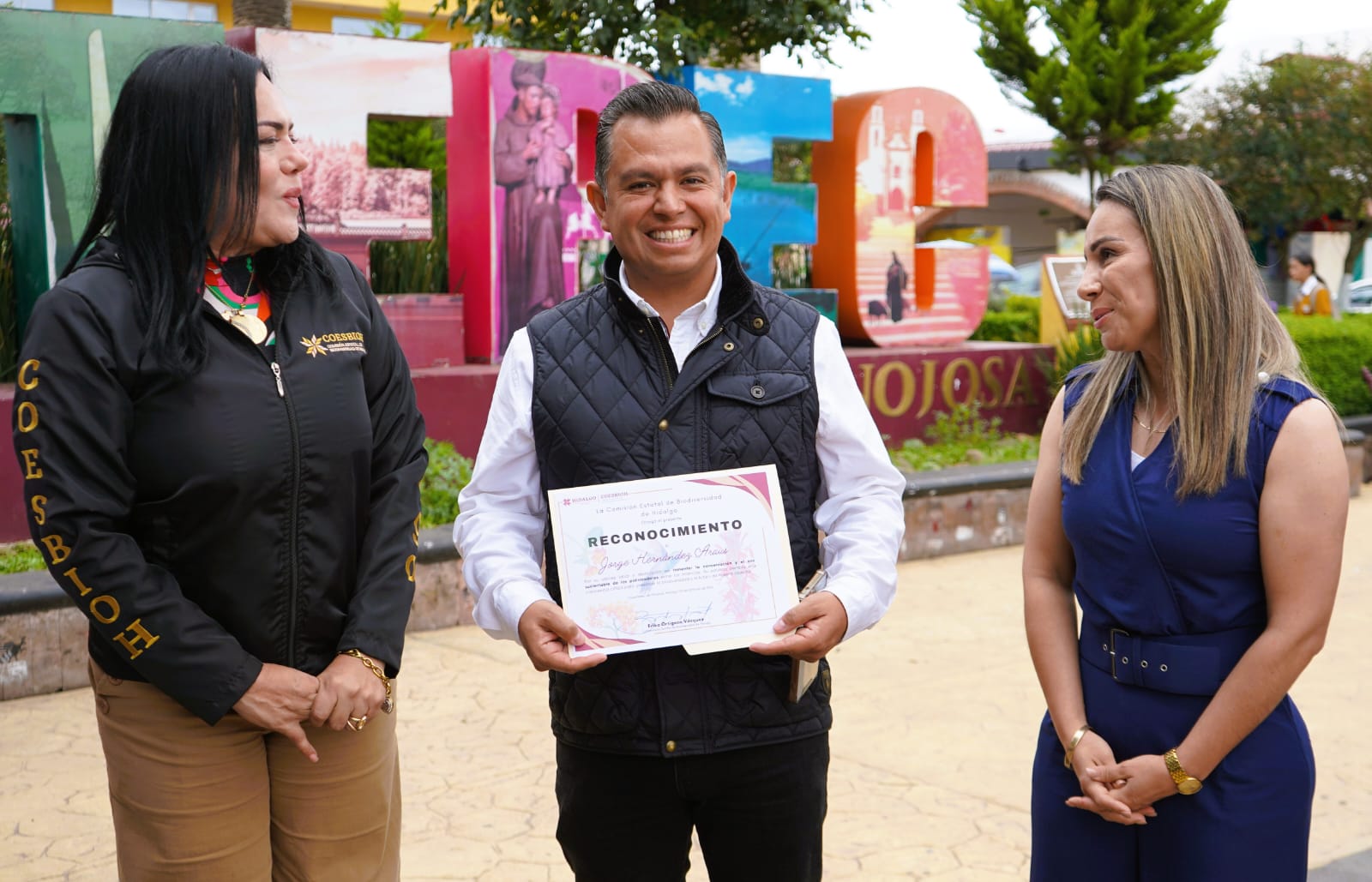 Fue en visita de la Comisión Estatal de Biodiversidad de Hidalgo a la demarcación que el alcalde recibió el reconocimiento; además