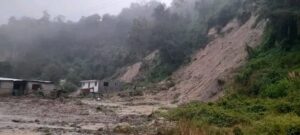 Deslaves y derrumbes causaron pérdidas humanas en Zacualtipán.