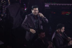 Oswaldo Silvas y Alan Ramírez lideraron una noche inolvidable para los asistentes al Palenque.