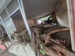 San Bartolo Tutotepec presenta el avance más lento en la restitución de energía tras las lluvias.