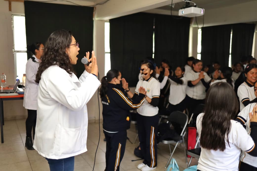 Más de 600 jóvenes de Tepeji reciben información clave sobre prevención de adicciones y violencia digital