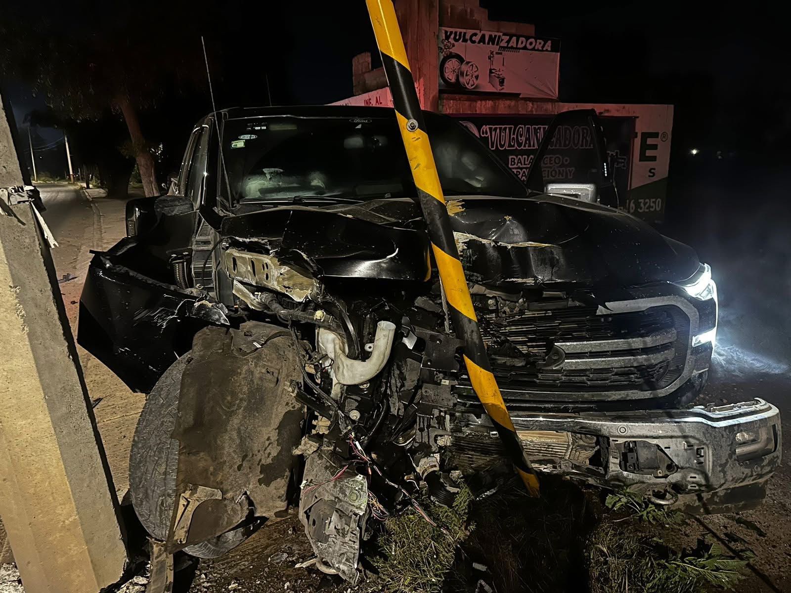 Camioneta de legislador del PRI queda pérdida total en Hidalgo