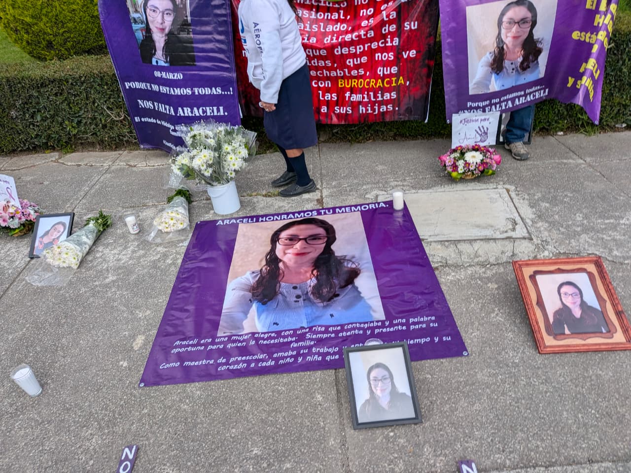 Familiares de Araceli Cuevas exigieron justicia frente a la PGJEH, en Pachuca