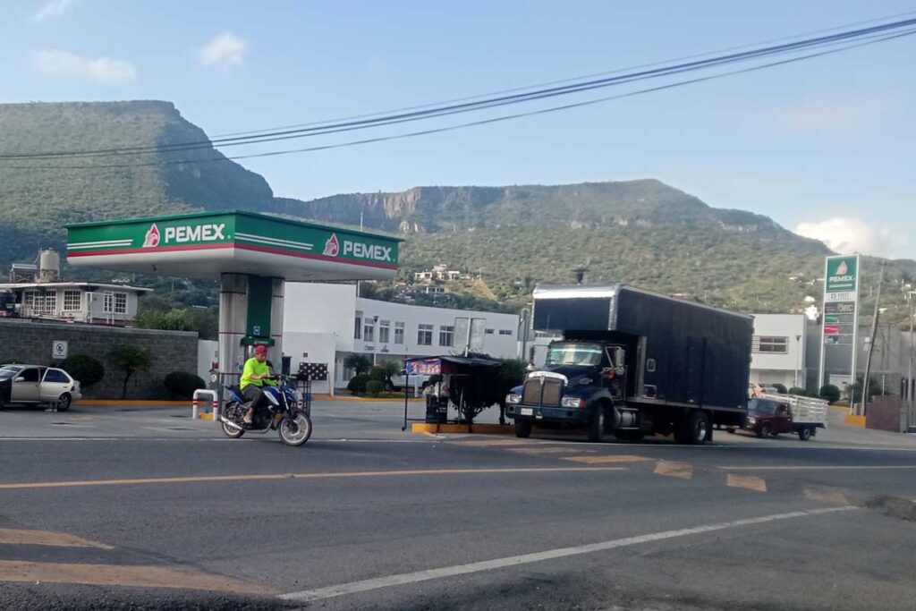 Desde hace más de cuatro meses, la venta de comida en establecimientos y ambulantes va a la baja por el cierre de la gasolinera de Metzquititlán