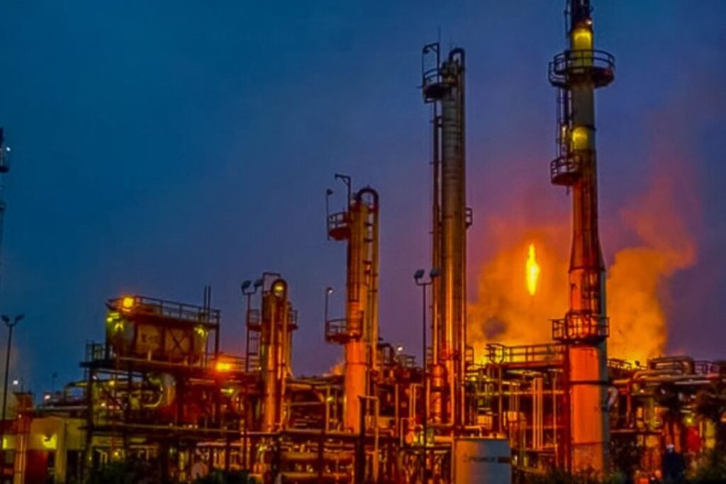 Acusan que refinería de Tula es fuente de contaminación lumínica y acústica; ¿a qué se debe?