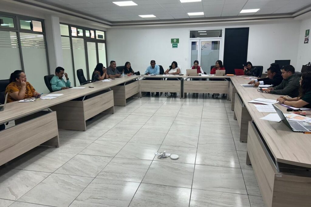 Funcionarios de San Agustín Tlaxiaca no cuentan con título universitario; ¿cuál es su escolaridad?