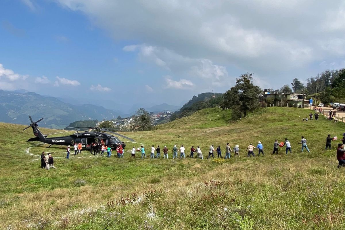 Se enviaron helicópteros con víveres, medicamentos y ayuda humanitaria para las localidades incomunicadas | Foto: Especial