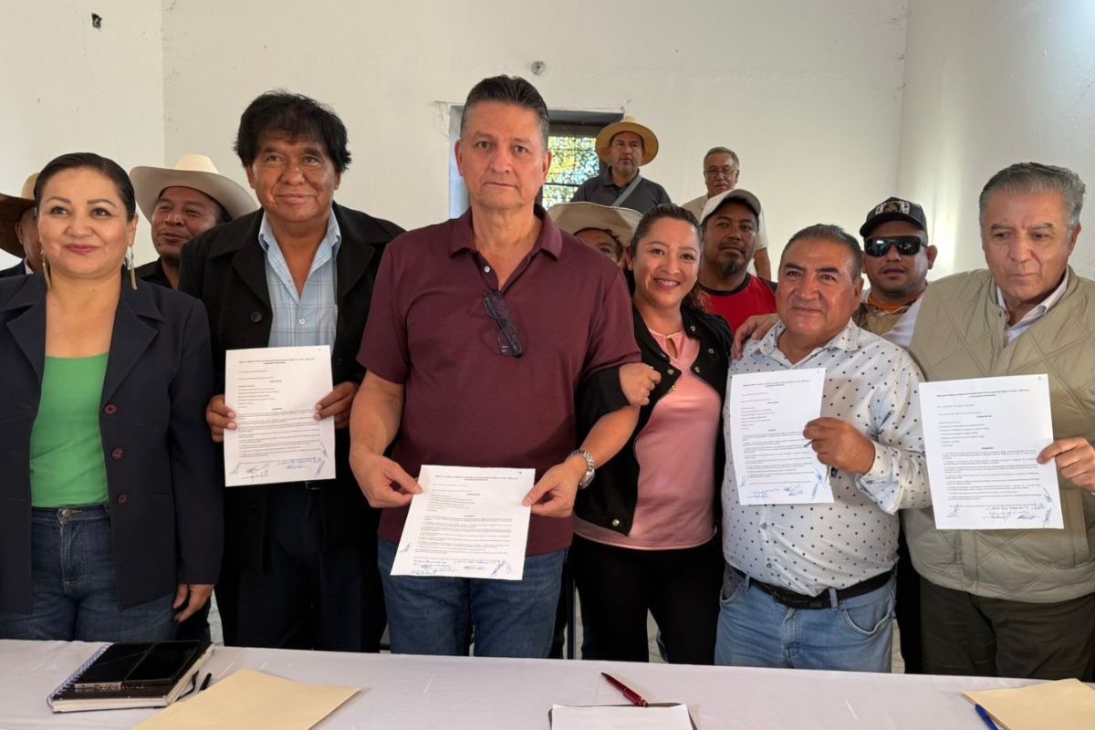 Tras la reunión, se firmó la minuta de trabajo y se informaron los resultados a los pobladores | Foto: Yessenia Huerta