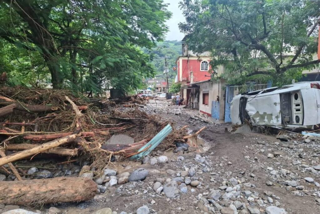 La cabecera municipal fue una de las zonas con más afectaciones en Huehuetla | Foto: Especial