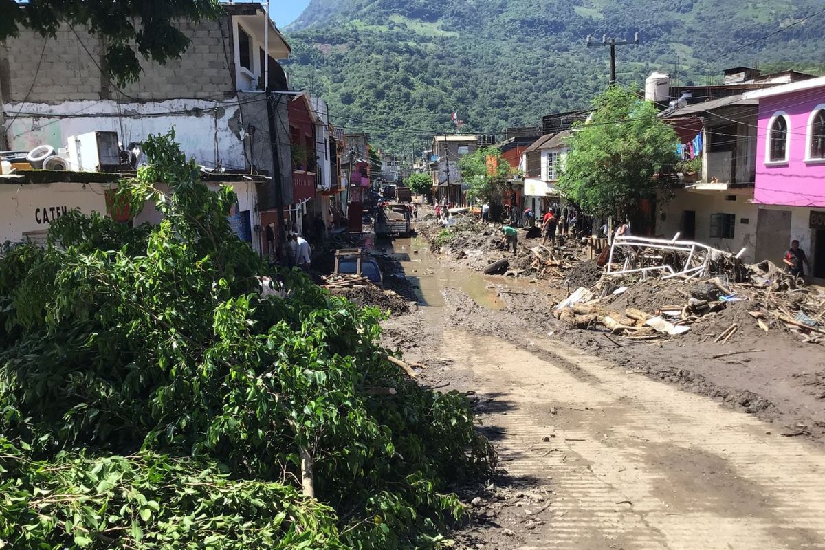 La cabecera municipal fue una de las zonas con más afectaciones en Huehuetla | Foto: Especial