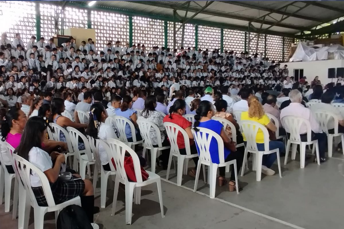 Las conferencias continuarán en escuelas de Huejutla | Foto: Especial