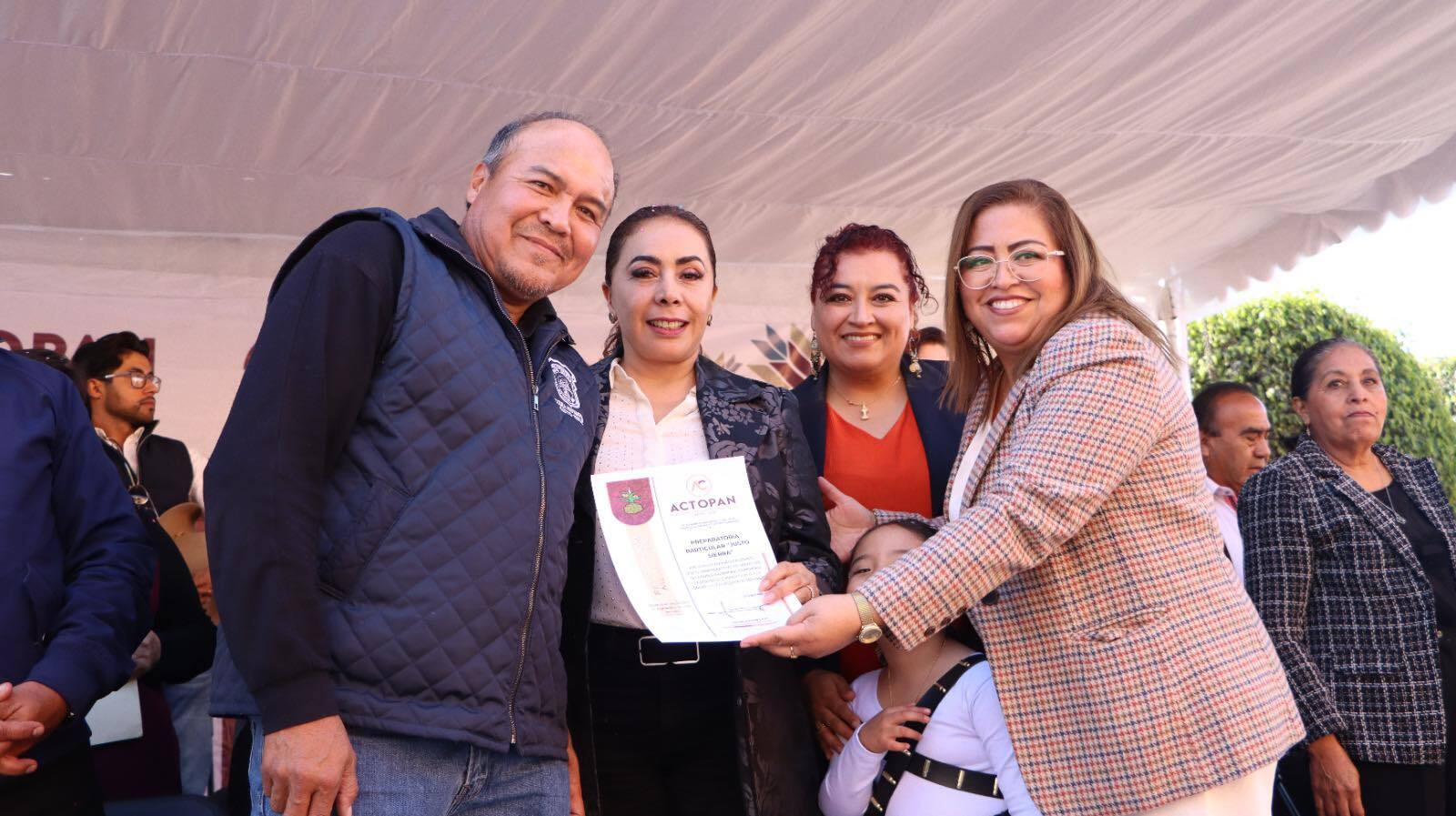 Contingentes estudiantiles participaron en el desfile del 20 de noviembre en Actopan