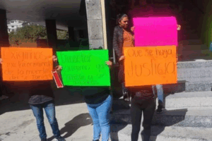En la manifestación que terminó con daños en la alcaldía de Zacualtipán, el entonces alcalde Edgar Josué Moreno escapó por la azotea para evitar ser agredido