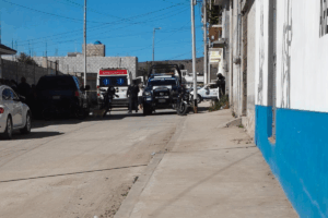 El altercado ocurrió frente a un domicilio de la colonia Paraíso Norte; el cuerpo quedó tendido en la vía pública.