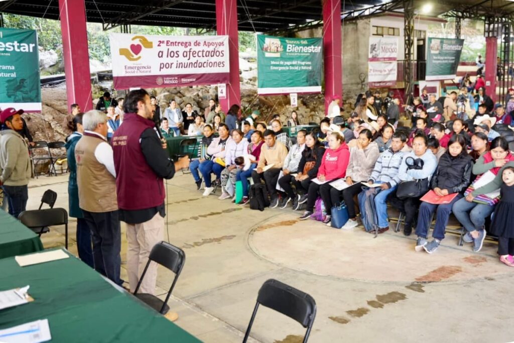 Autoridades de Hidalgo entregan apoyos tras el informe del Bienestar