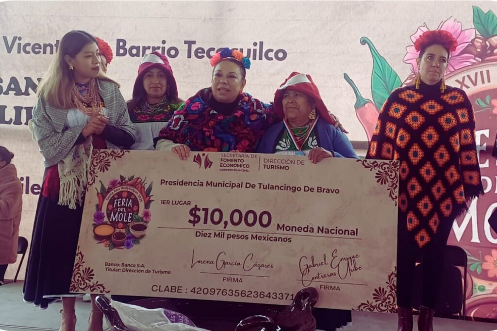 Santa Ana Hueytlalpan se llenó de aromas y sabores durante el tradicional Concurso del Mole