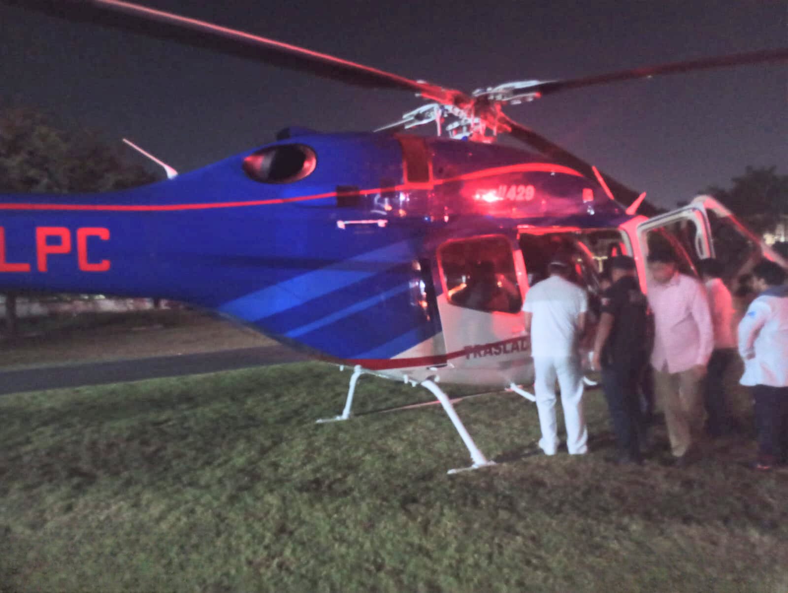 Helicóptero aterriza en Pachuca tras operar traslado urgente desde Huejutla