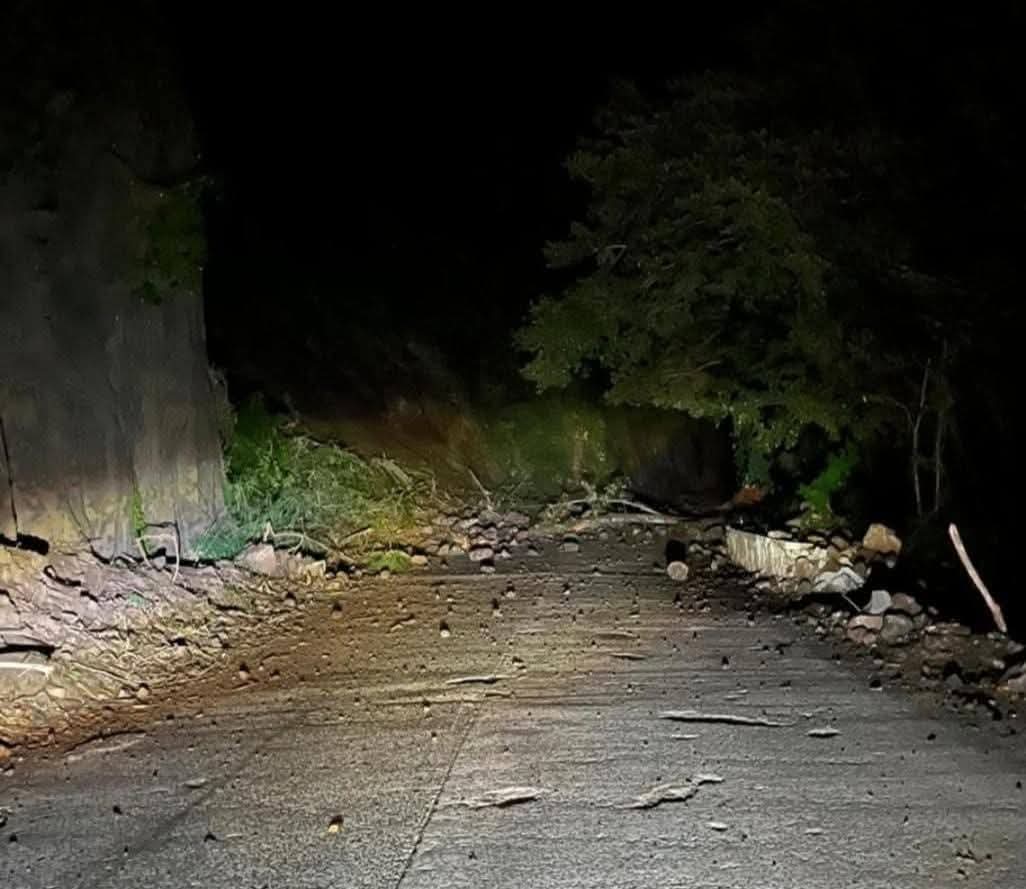 El desgajamiento de cerro cubrió por completo la carretera Huautla-Tuxpan en ambos sentidos