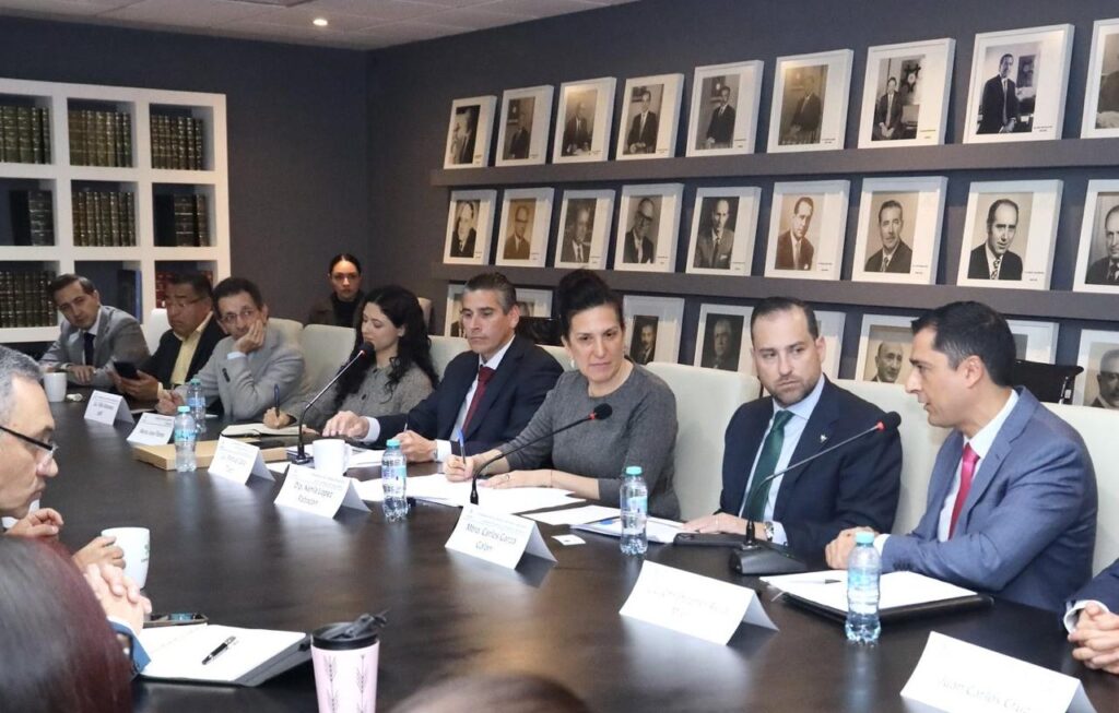 Industriales dialogan con Kenia López Rabadán sobre iniciativas clave para la competitividad