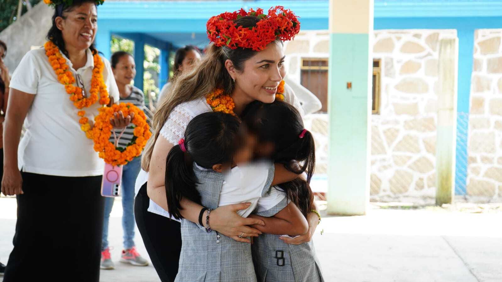 Entrega de electrodomésticos para fortalecer la alimentación escolar en Huejutla